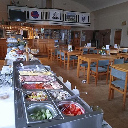 Buseranda - Depandance Hotelu U Zeleneho Stromu Decin Buitenkant foto